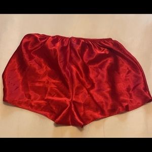 Secret treasures red with hearts size Medium